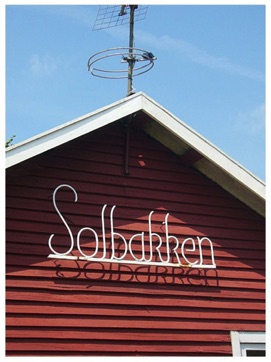 STIHUSVEJ 4, SOLBAKKEN - LYSTRUP STRAND, navneskilt.jpg STIHUSVEJ 4, SOLBAKKEN - LYSTRUP STRAND, navneskilt.jpg